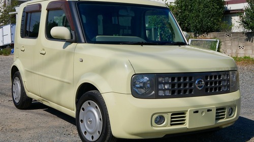 ニッサン キューブ かわいいカラー 入荷しました 普通車 埼玉の地域密着型ビリケンモータースの車在庫 埼玉で車 バイクの事ならビリケンモータースへお任せ
