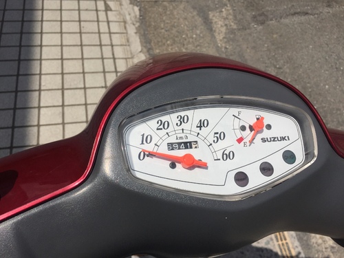 オシャレでカッコイイレッドの外装【SUZUKI】レッツ4入荷致し